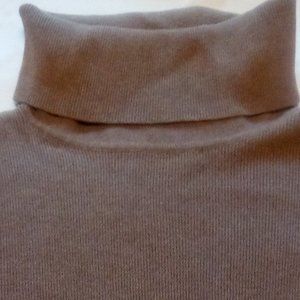 Women's Top, caramel color, long sleeve 22"